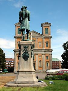 Standbild des Stadtgründers Karl XI