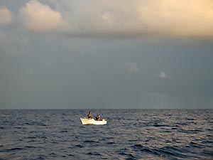 Situation par vent faible : des pêcheurs en Atlantique
