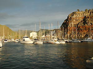 Lever du soleil dans la Marina La Gomera